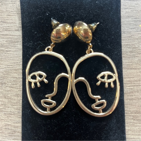retro gold tone abstract face earrings - Picture 2 of 2
